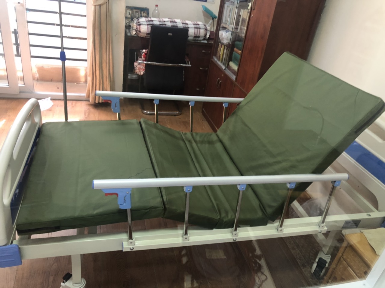 Giường lucâss