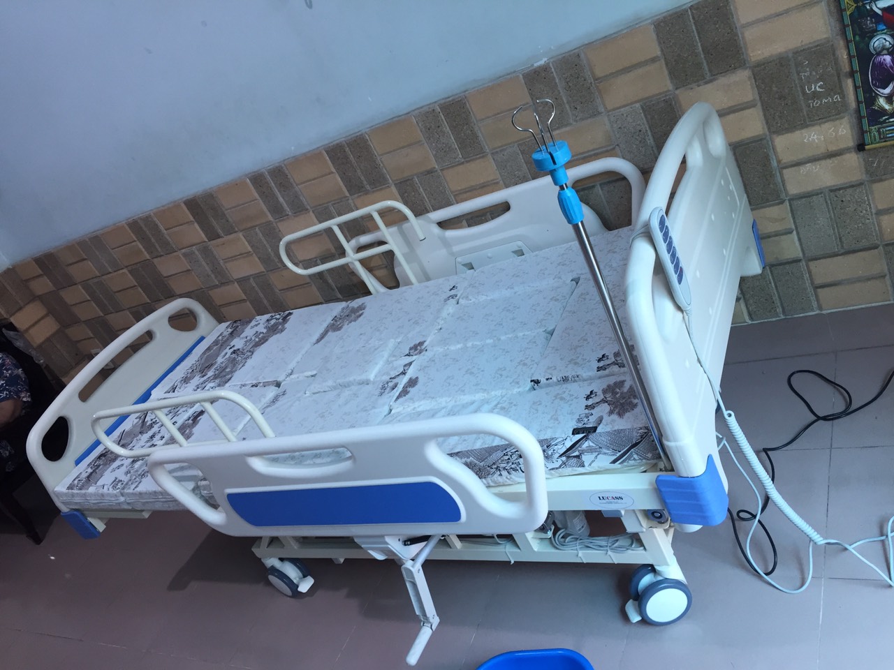 Giường lucass chính hãng