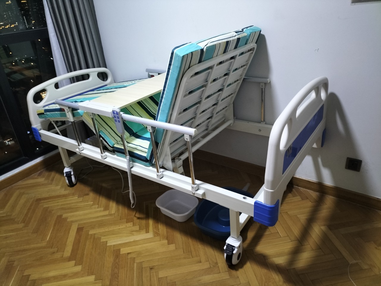 Giường bệnh nhân lucass