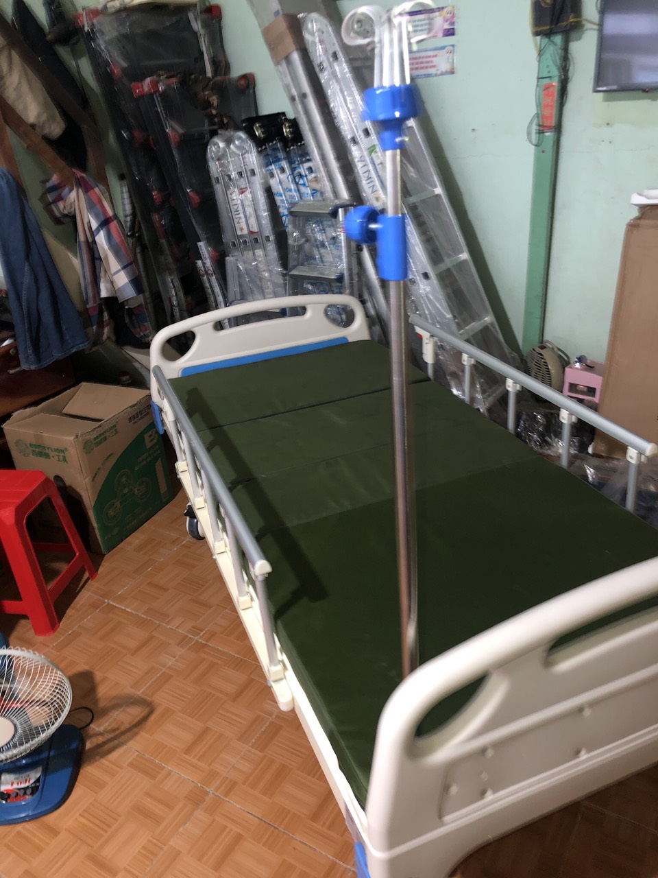 Giường bệnh lucass