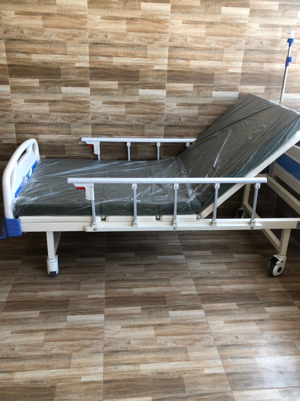Giường bệnh lucass