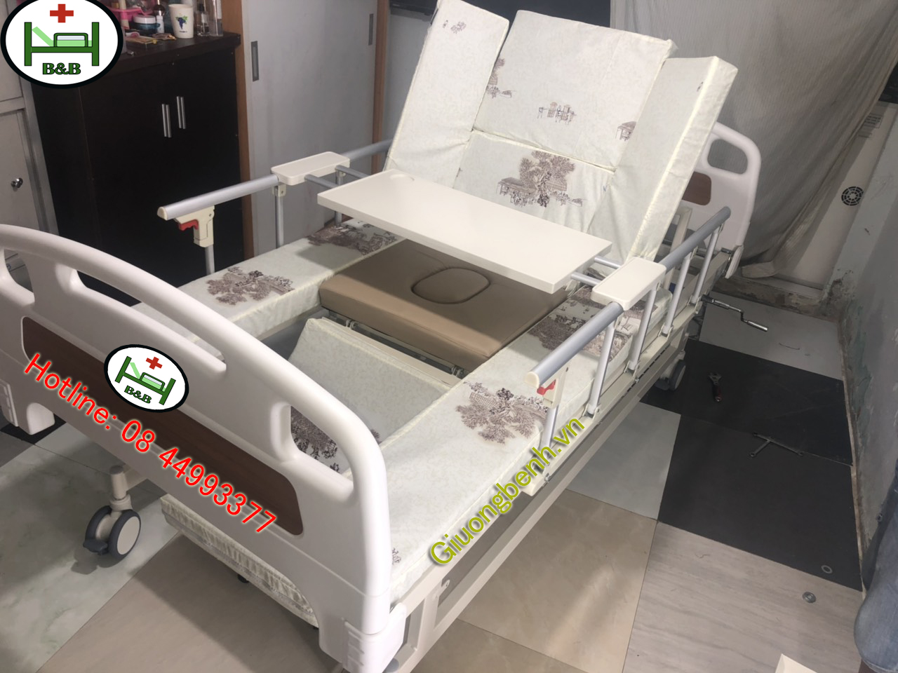 Giường bệnh tách xe lăn