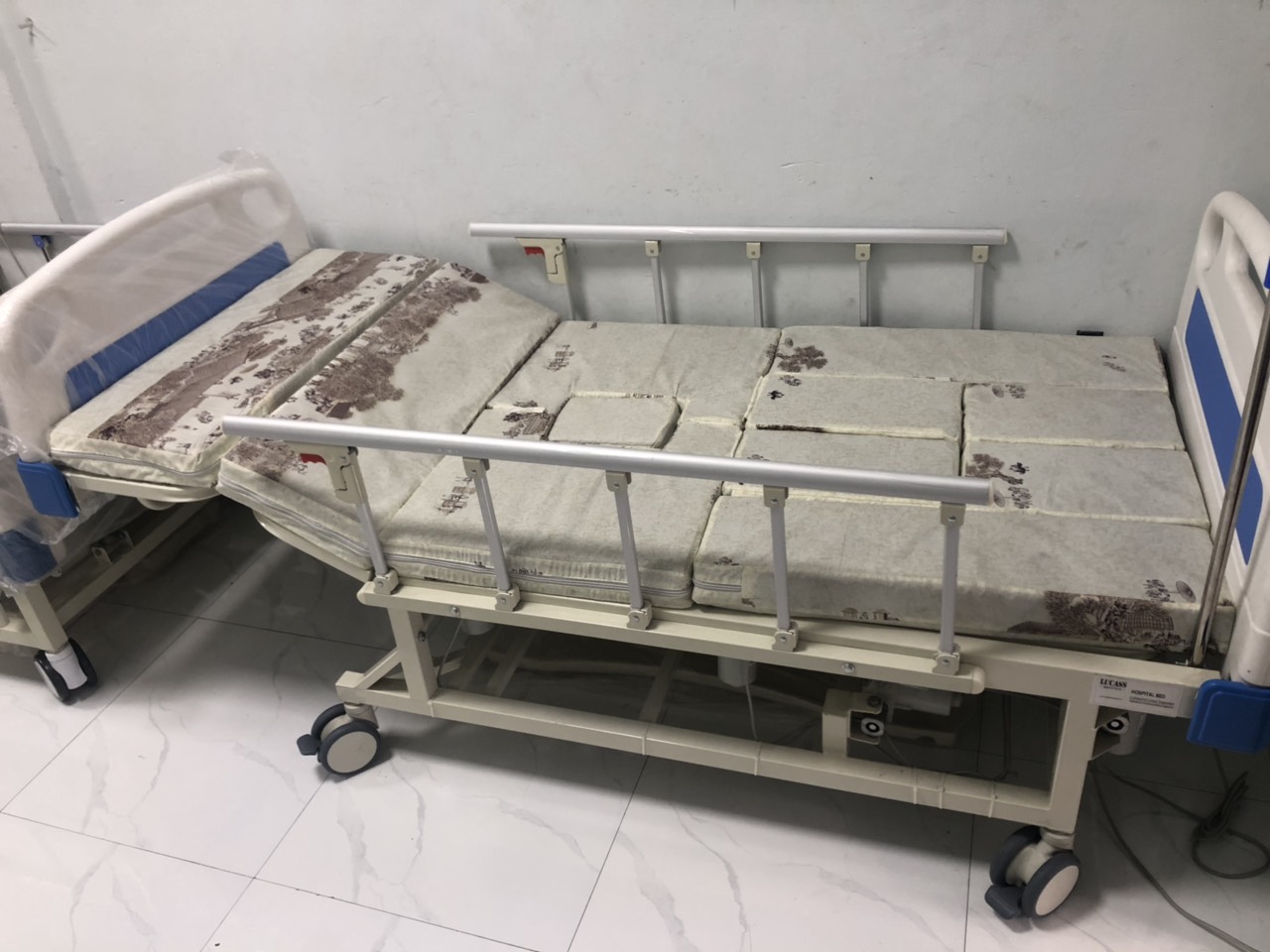 Giường y tế lucass GB-T5d chính hãng