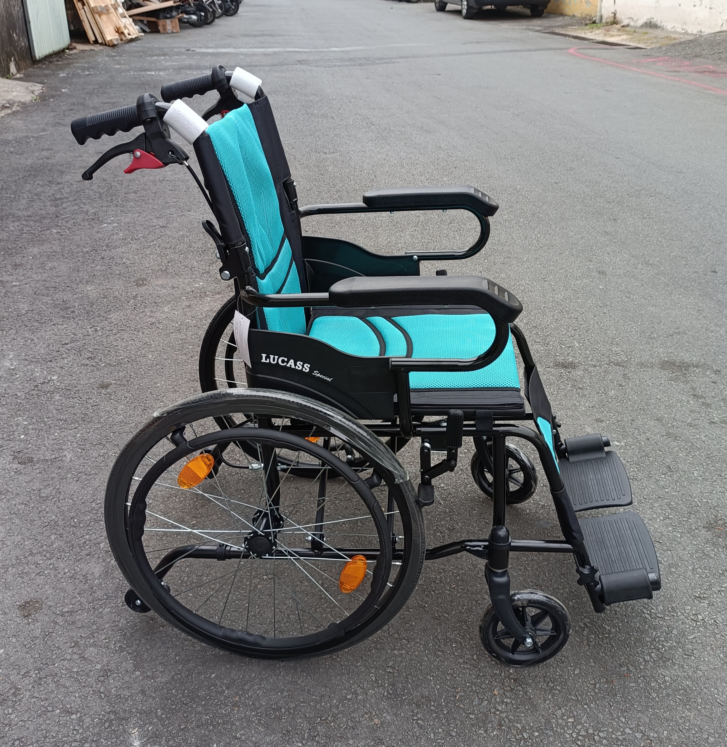Xe lăn lucass chính hãng nhập khẩu
