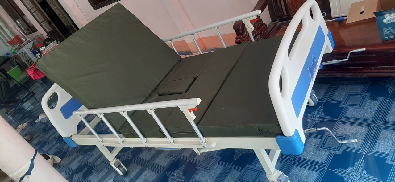 Giường bệnh 3 tay quay Lucass Gb-T43